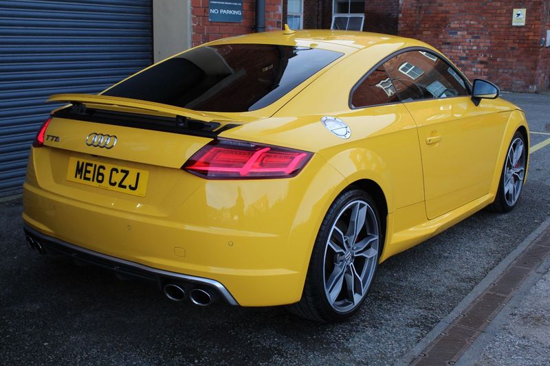 AUDI TT