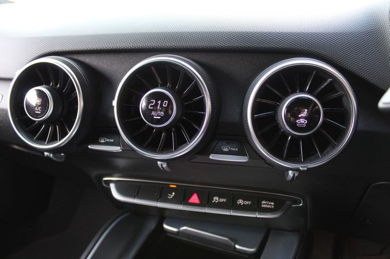 AUDI TT