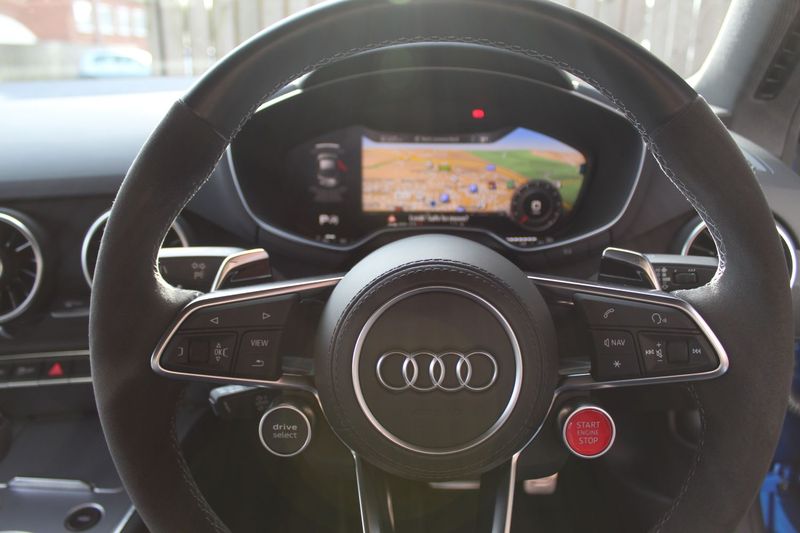 AUDI TT