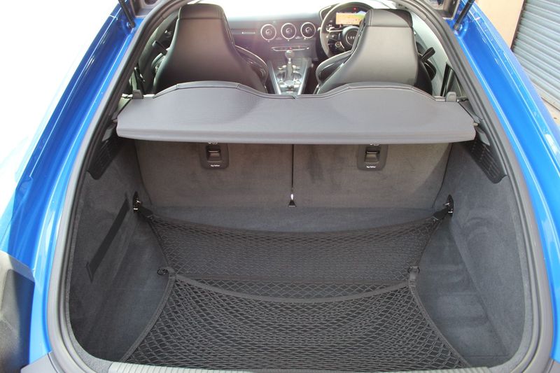 AUDI TT