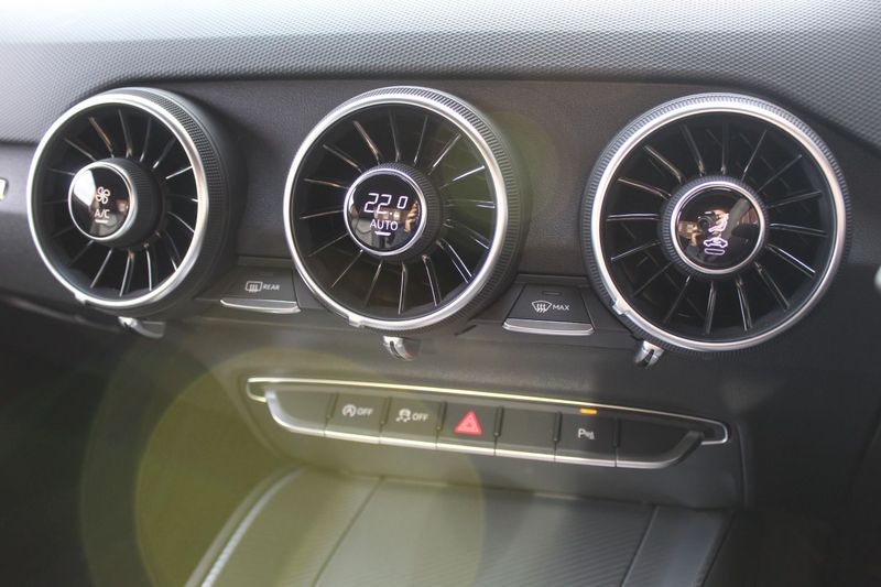 AUDI TT