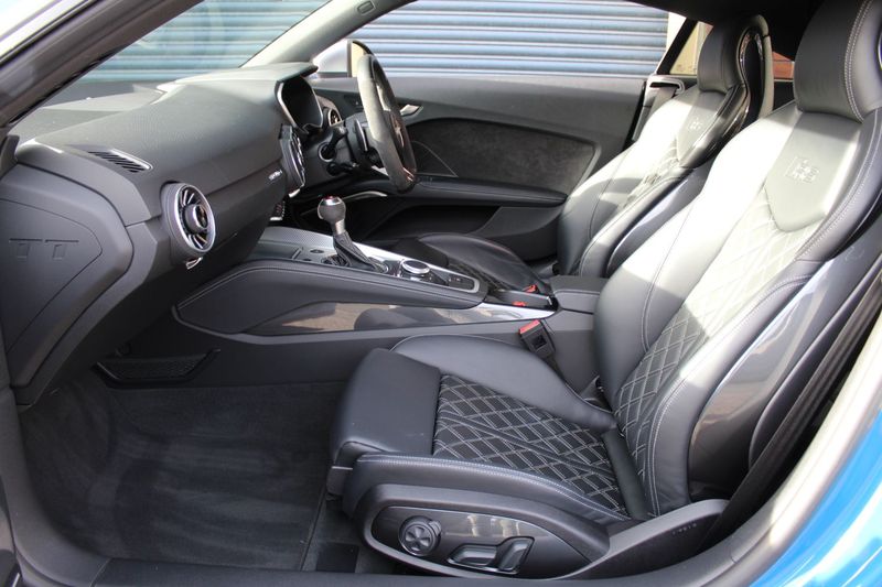 AUDI TT