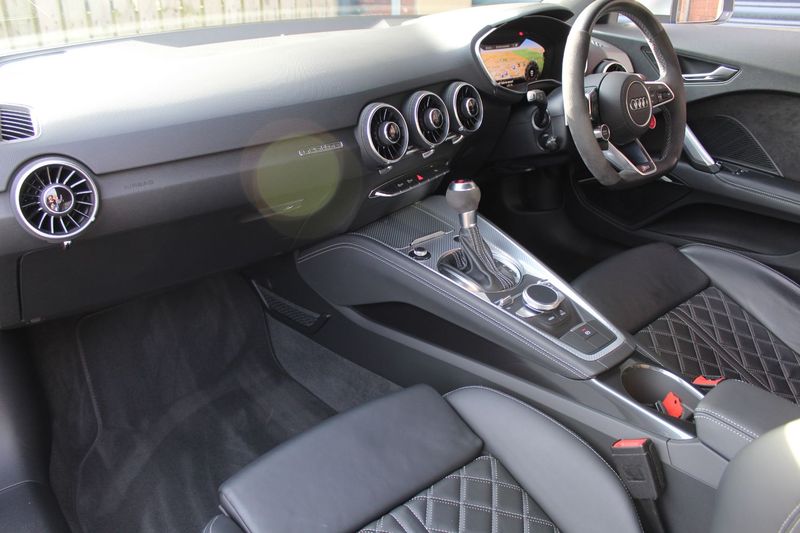 AUDI TT