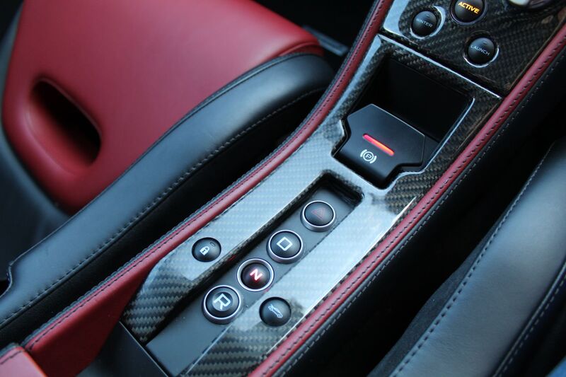 MCLAREN 650S