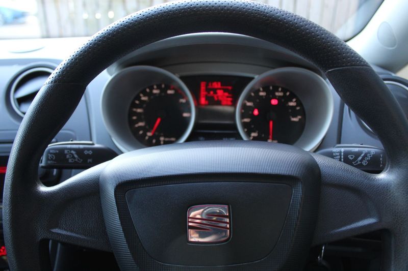 SEAT IBIZA