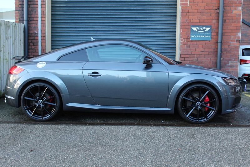 AUDI TT