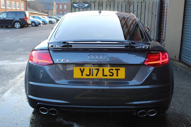 AUDI TT