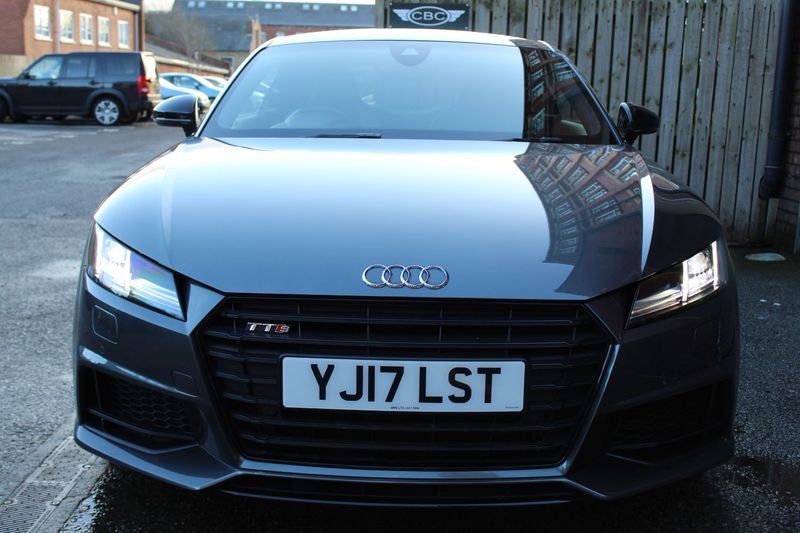 AUDI TT