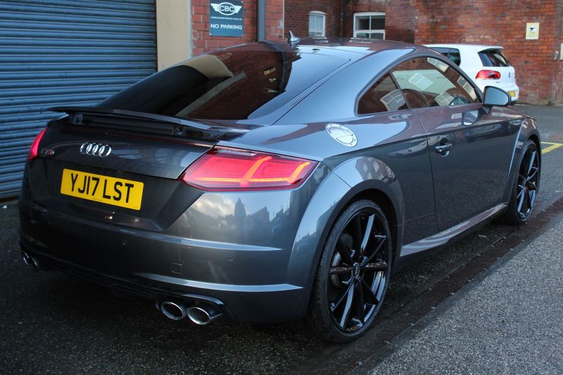 AUDI TT