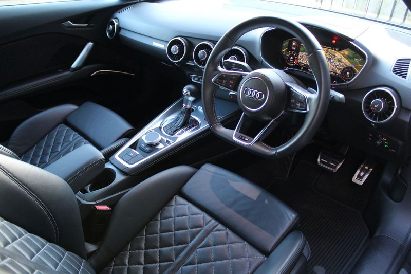 AUDI TT