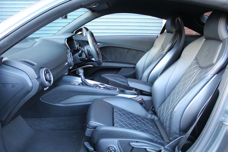 AUDI TT