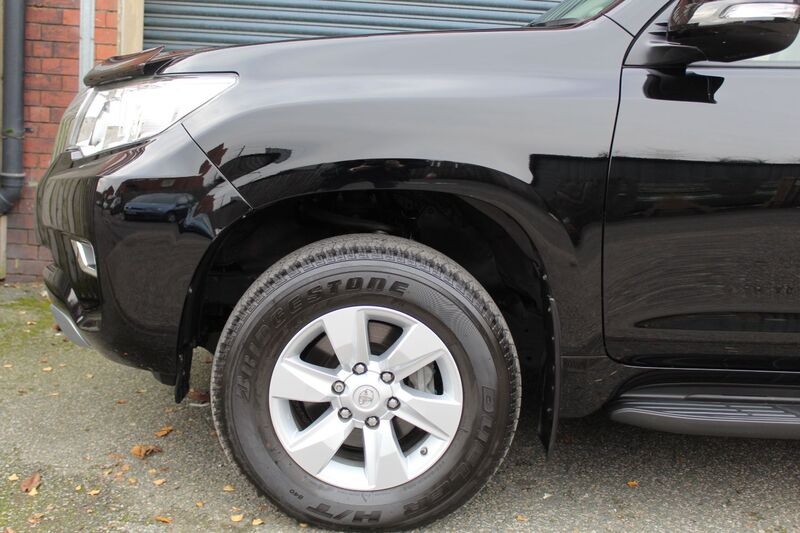 TOYOTA LAND CRUISER
