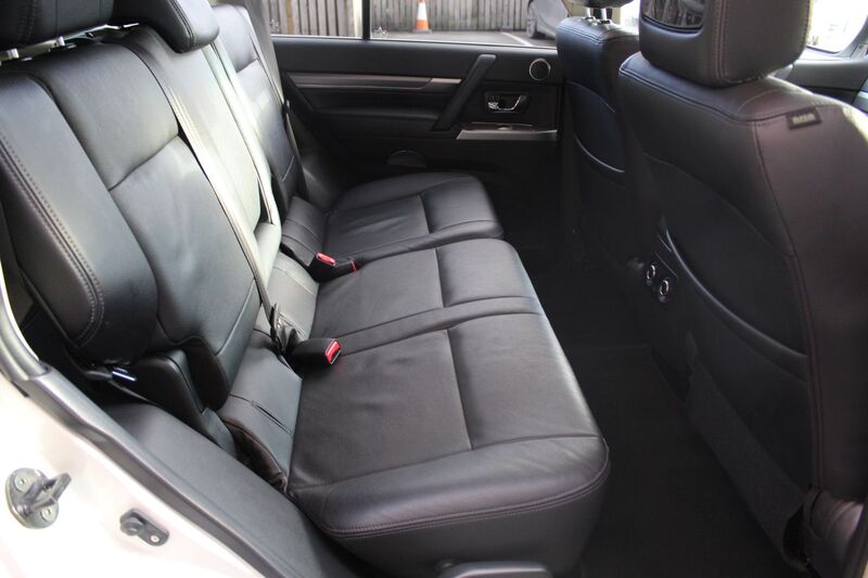 MITSUBISHI SHOGUN