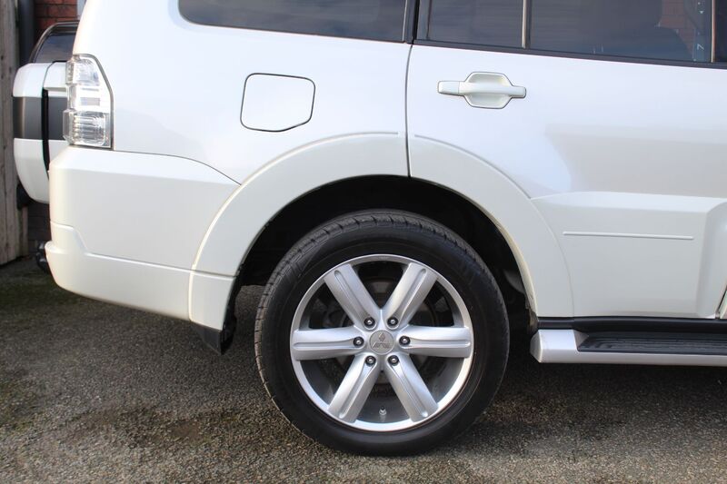 MITSUBISHI SHOGUN