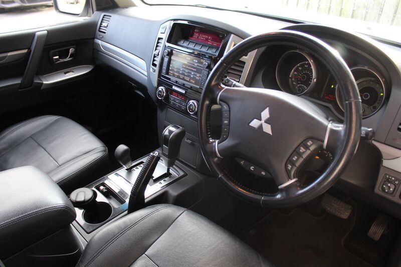 MITSUBISHI SHOGUN