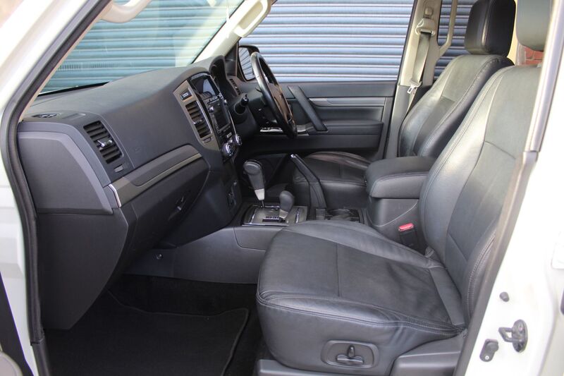 MITSUBISHI SHOGUN