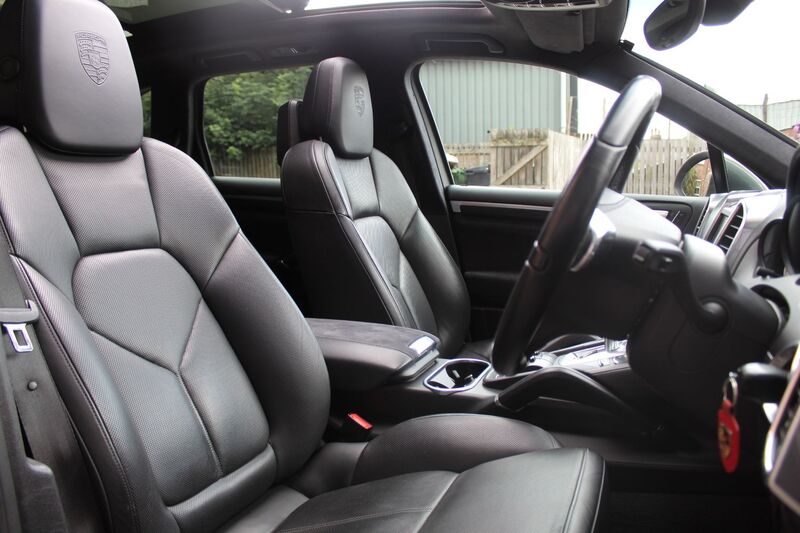 PORSCHE CAYENNE