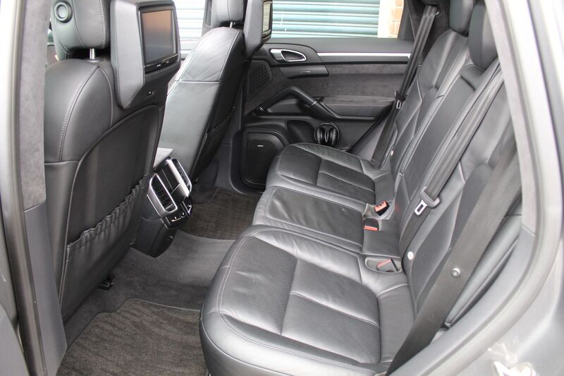 PORSCHE CAYENNE