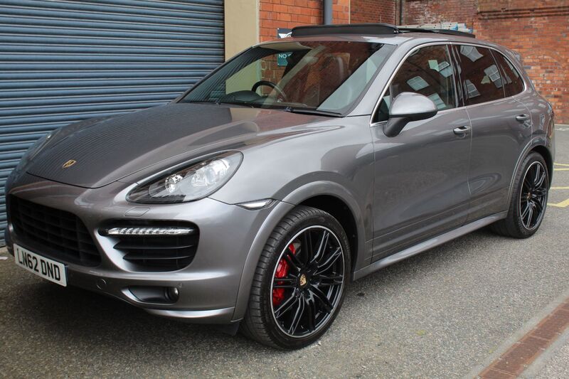 PORSCHE CAYENNE