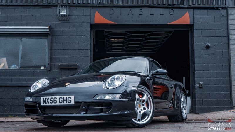 PORSCHE 911