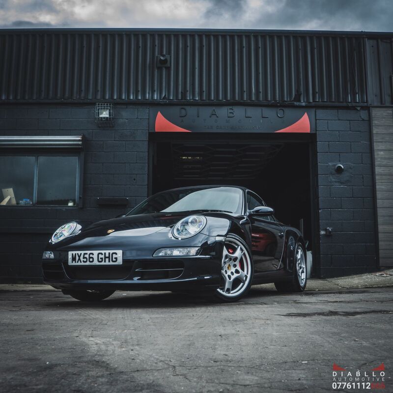 PORSCHE 911