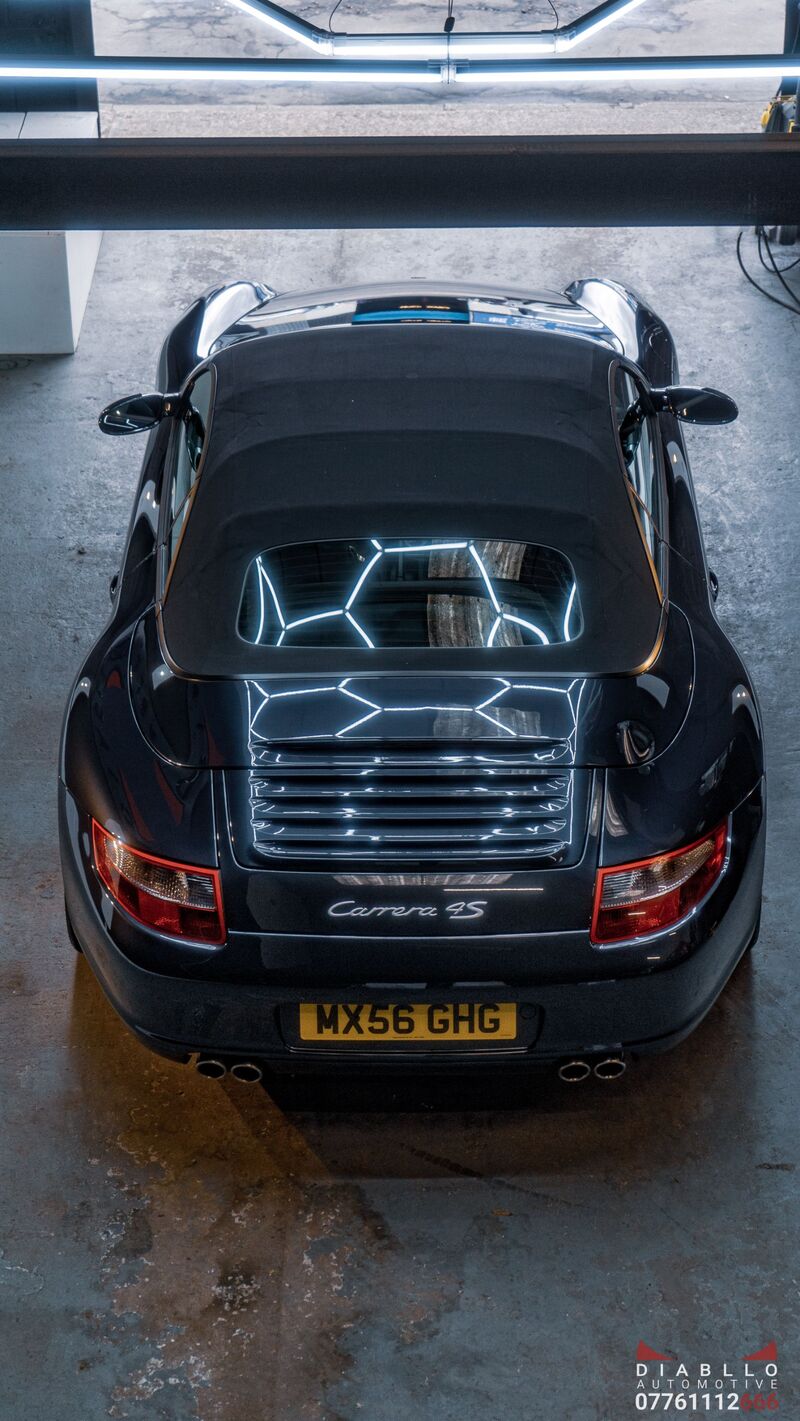 PORSCHE 911