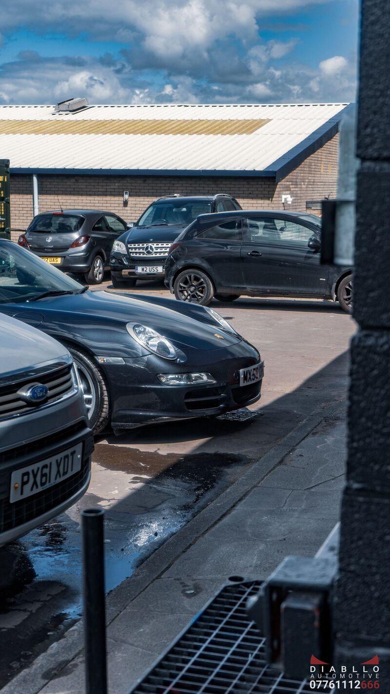 PORSCHE 911