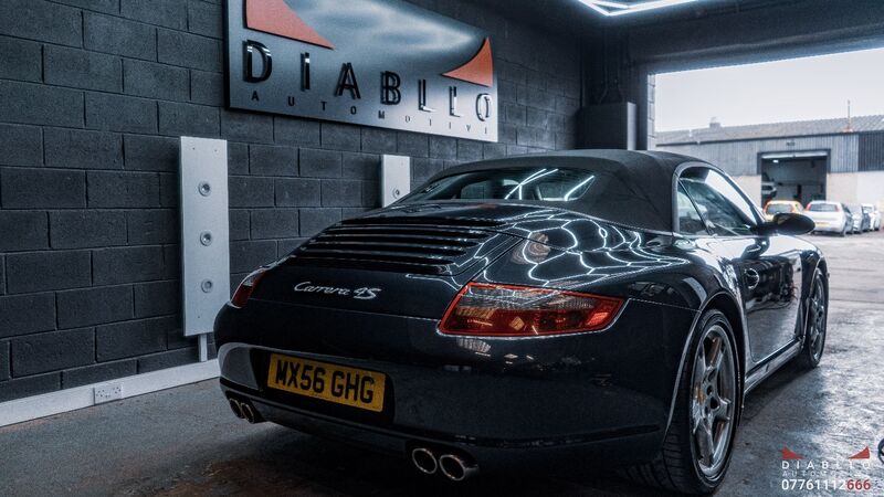 PORSCHE 911