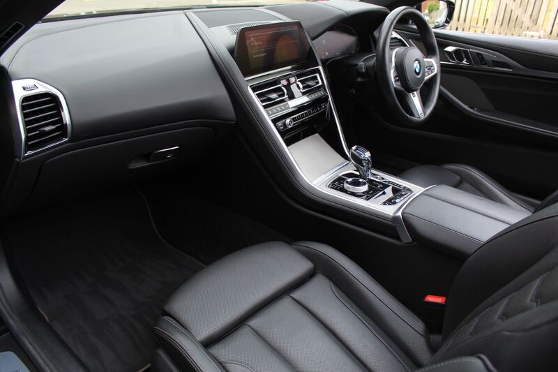 BMW 8 SERIES