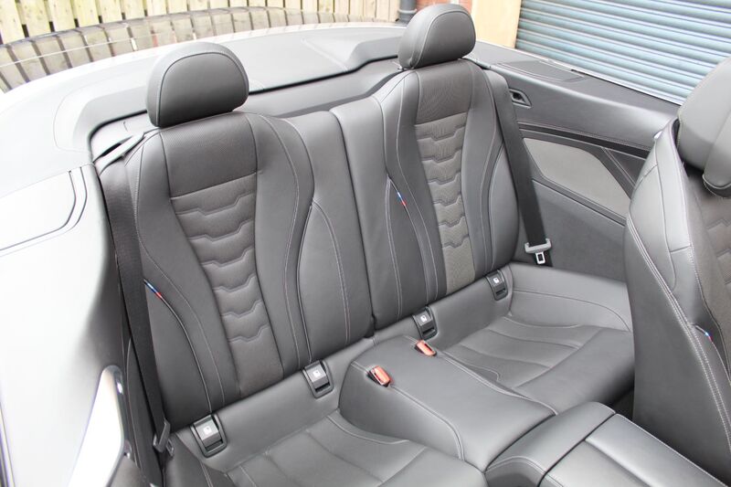 BMW 8 SERIES