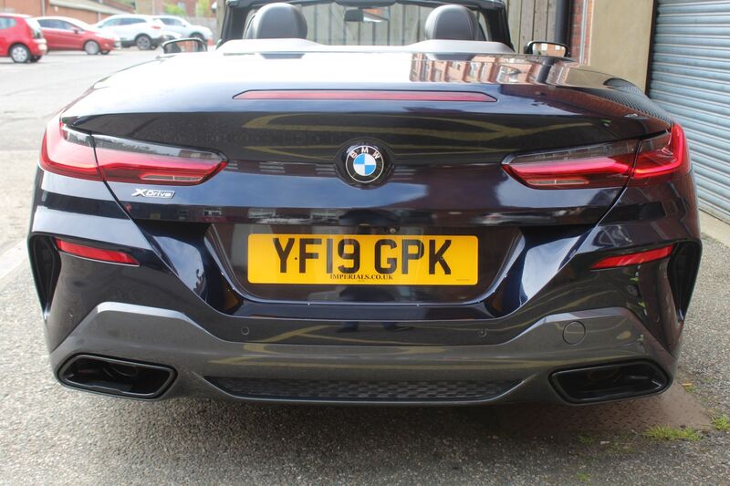 BMW 8 SERIES