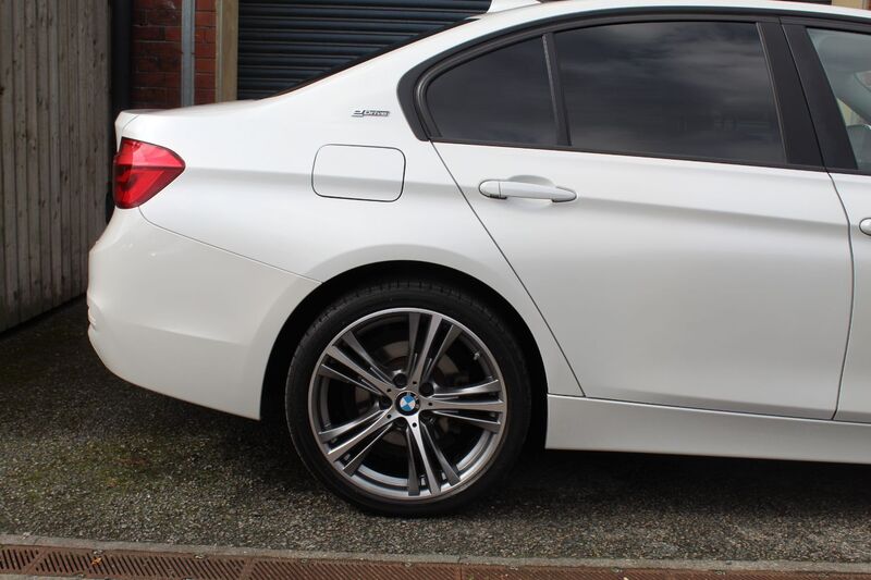 BMW 3 SERIES