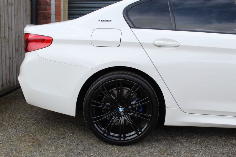 BMW 5 SERIES