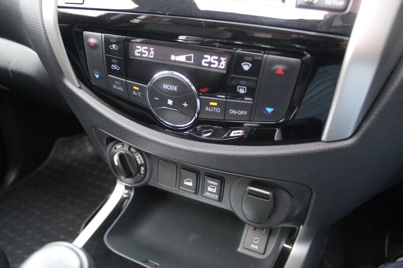 NISSAN NAVARA