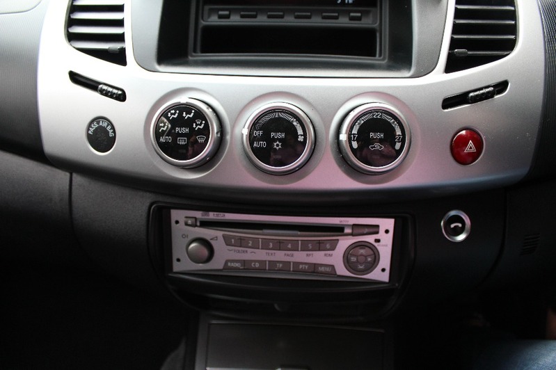 MITSUBISHI L200