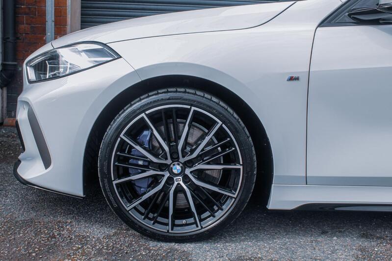 BMW 1 SERIES