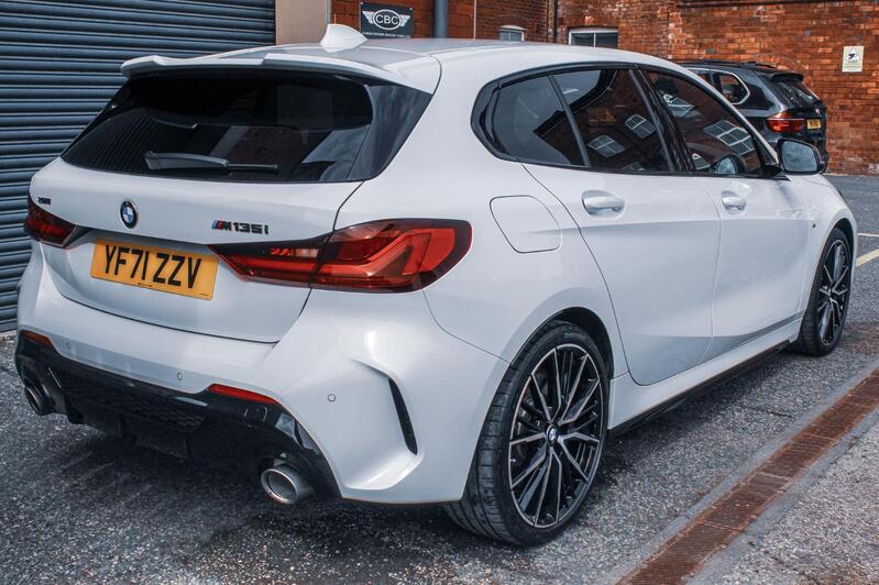 BMW 1 SERIES