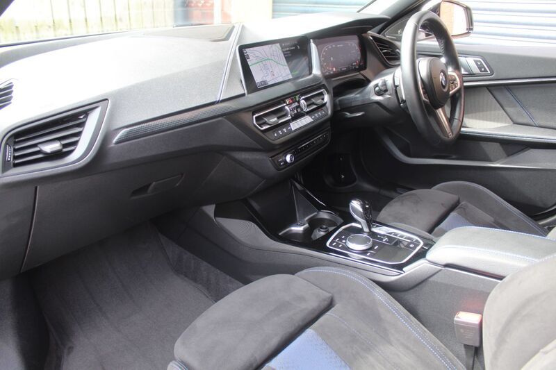 BMW 1 SERIES