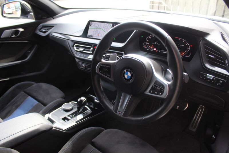 BMW 1 SERIES