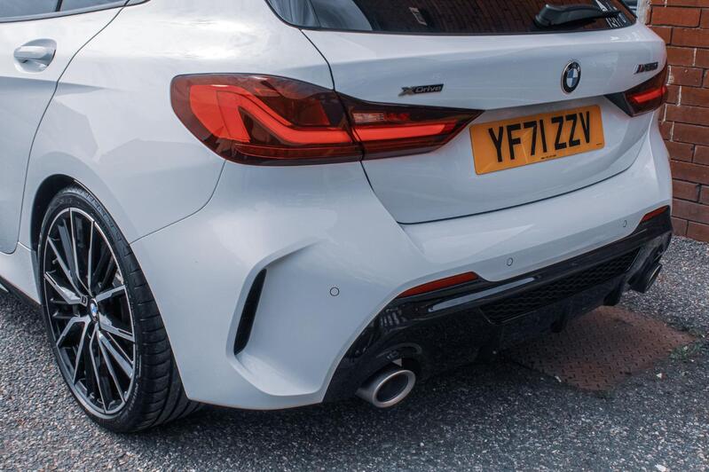 BMW 1 SERIES