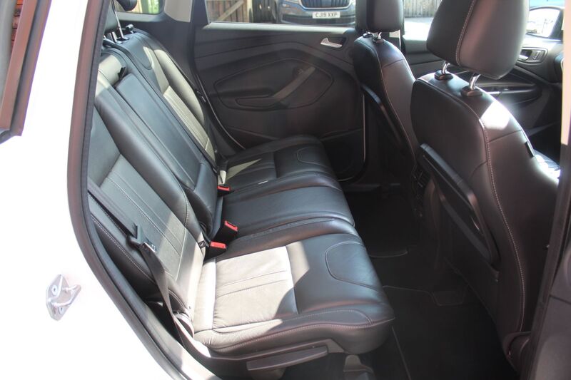 FORD KUGA
