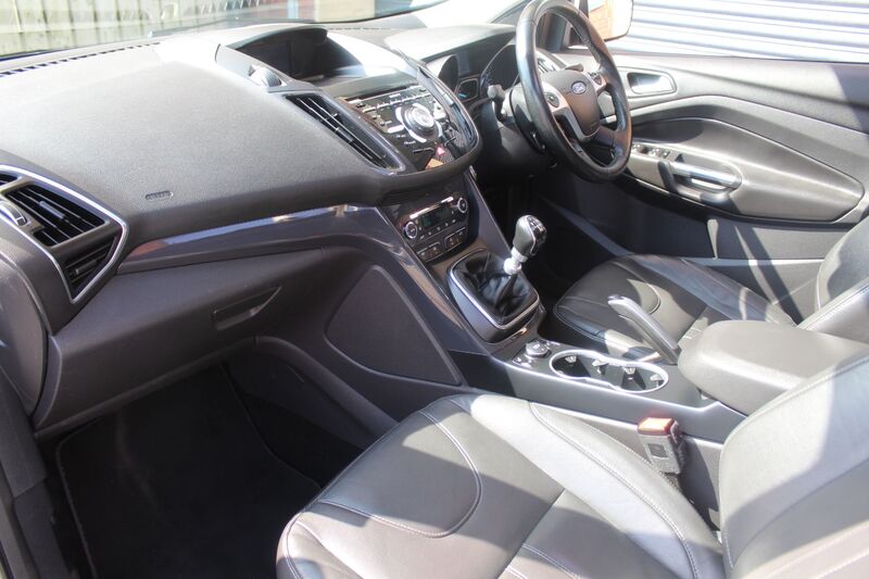FORD KUGA