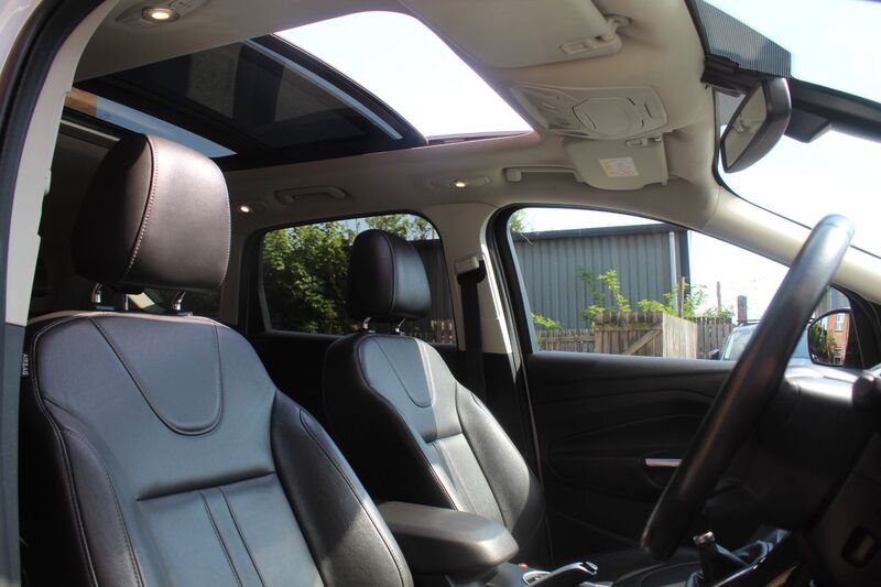 FORD KUGA