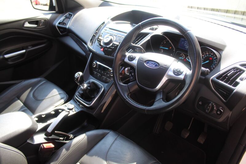 FORD KUGA