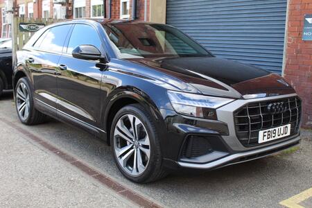 AUDI Q8 3.0 TDI V6 50 S line