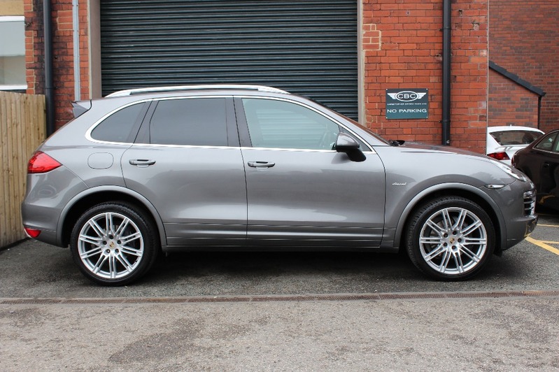 PORSCHE CAYENNE